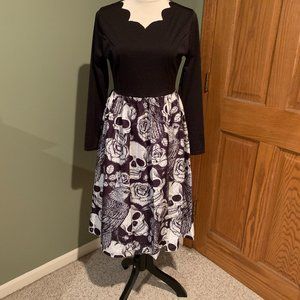 LONG SLEEVE BLACK TOP. SKULL SKIRT DRESS SIZE S  #404
